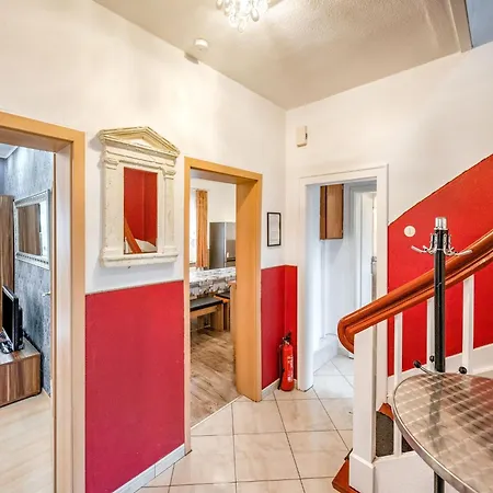 Villa Spacious Villa Near Center, Cleaning Included *
